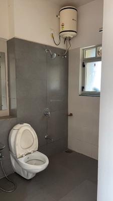 Image of 1850 Sq.ft 3 BHK Apartment / Flat for rent in Adani The Meadows, Shantigram, Ahmedabad for Rs. 32000
