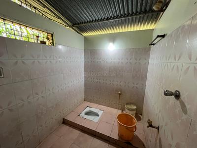 Bathroom Image of 1800 Sq.ft 4 BHK Independent House for rent in Karakkunnathu Kozhikode for Rs. 10000