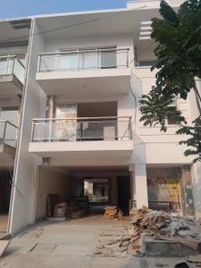 Image of 2380 Sq.ft 4 BHK Villa for sale in Godrej Golf Links Villas, Jaypee Greens, Greater Noida for Rs. 37000000