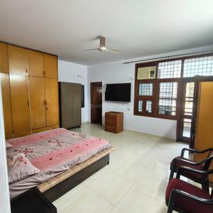 Bedroom Image of 1400 Sq.ft 2 BHK Builder Floor for rent in Sector 40 Gurgaon for Rs. 55000