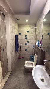 Bathroom Image of 900 Sq.ft 2 BHK Independent House for rent in Subhash Nagar New Delhi for Rs. 40500