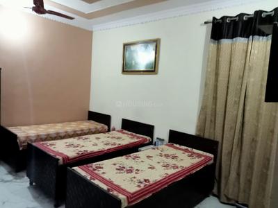 Bedroom Image of Gururajan Kaur accommodation for girls in Tilak Nagar, New Delhi