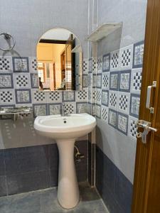 Image of 1200 Sq.ft 2 BHK Builder Floor for rent in Kamta, Lucknow for Rs. 16500