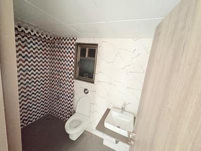 Bathroom Image of 1405 Sq.ft 3.5 BHK Apartment / Flat for sale in Bramha The Collection, Wadgaon Sheri Pune for Rs. 25000000