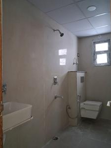 Common Bathroom Image of 1500 Sq.ft 3 BHK Apartment / Flat for sale in Capital Hometech Homes, Sector 51 Noida for Rs. 5500000