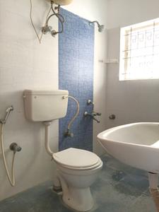 Common Bathroom Image of 598 Sq.ft 1 BHK Apartment / Flat for rent in Mahadevapura Bengaluru for Rs. 30000