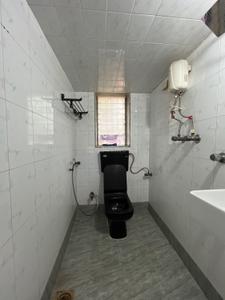 Bathroom Image of 850 Sq.ft 2 BHK Apartment / Flat for rent in Raheja Complex, Andheri West Mumbai for Rs. 80000