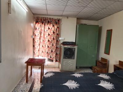 Bedroom Image of 500 Sq.ft 4.5 BHK Independent House for rent in Kudi Bhagtasni Housing Board Jodhpur for Rs. 5000
