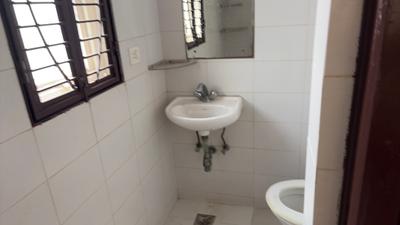 Bathroom Image of 1000 Sq.ft 3 BHK Builder Floor for sale in BPTP Park Elite Floors, Sector 85 Faridabad for Rs. 7000000