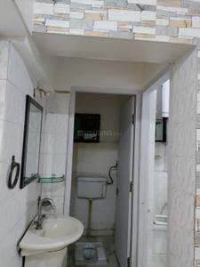 Bathroom Image of 1200 Sq.ft 3 BHK Apartment / Flat for rent in Swaraj Homes Sukhdev Vihar Pocket A, Sukhdev Vihar New Delhi for Rs. 45000