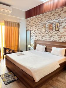 Bedroom Image of 435 Sq.ft 1 RK Studio for rent in Paramount Pine And Oak Studio, Surajpur Greater Noida for Rs. 15000