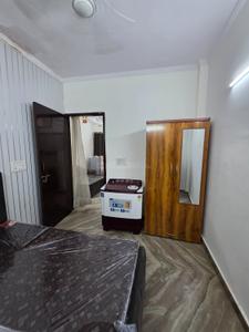 Bedroom Image of 600 Sq.ft 1 BHK Builder Floor for rent in Ramesh Nagar New Delhi for Rs. 16500