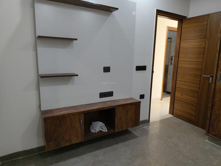 Poorvi Pitampura, Pitampura Bedroom 1