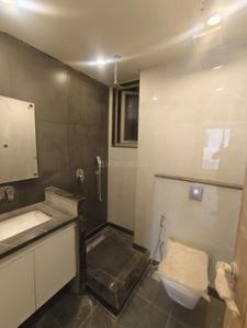 Bathroom Image of 1500 Sq.ft 3.5 BHK Independent House for rent in Saket RWA, Saket New Delhi for Rs. 225000