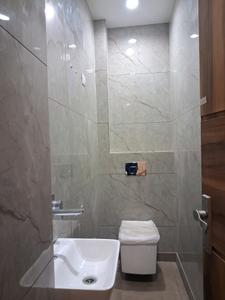 Common Bathroom Image of 1800 Sq.ft 3 BHK Builder Floor for sale in Paschim Vihar New Delhi for Rs. 40000000