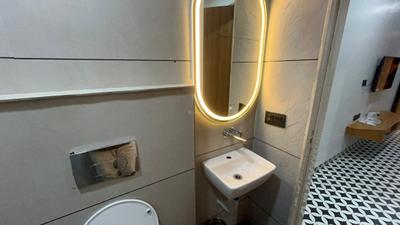 Bathroom Image of 1500 Sq.ft 1 BHK Apartment / Flat for rent in Scheme No 114 Indore for Rs. 24950
