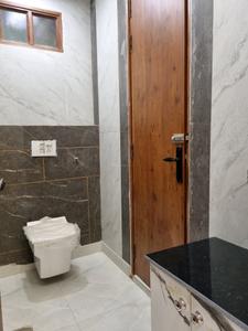 Common Bathroom One Image of 1350 Sq.ft 4 BHK Apartment / Flat for sale in Sector 15 Dwarka New Delhi for Rs. 12500000