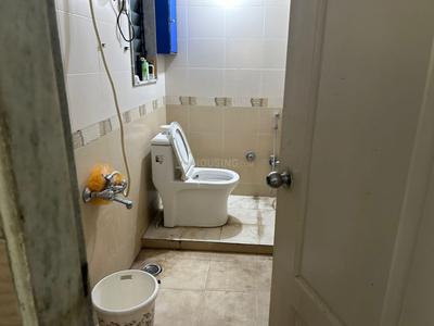 Bathroom Image of 950 Sq.ft 2 BHK Apartment / Flat for rent in Cosmos Heritage, Thane West Thane for Rs. 45000