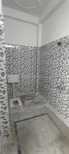 Bathroom Image of 2200 Sq.ft 4.5 BHK Independent House for rent in Jankipuram Extension Lucknow for Rs. 20000