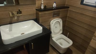 Image of 2900 Sq.ft 3 BHK Apartment / Flat for rent in Halasuru, Bengaluru for Rs. 200000