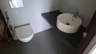 Bathroom Image of 590 Sq.ft 1 BHK Apartment / Flat for rent in Thane West Thane for Rs. 30000
