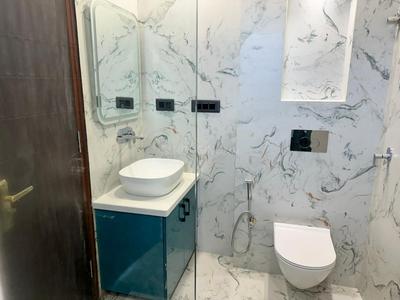 Bathroom Image of 2250 Sq.ft 3 BHK Builder Floor for sale in BPTP Parklands Pride, Sector 77 Faridabad for Rs. 26000000