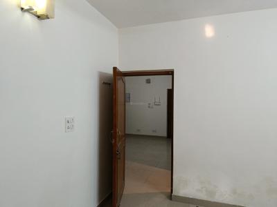 Bedroom Image of 2000 Sq.ft 4 BHK Apartment / Flat for rent in Sarita Vihar New Delhi for Rs. 75000