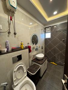 Bathroom Image of 1435 Sq.ft 3 BHK Apartment / Flat for sale in Kidwai Nagar Kanpur for Rs. 10500000