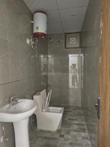 Bathroom Image of 2000 Sq.ft 4 BHK Apartment / Flat for rent in Sector 104 Noida for Rs. 56000