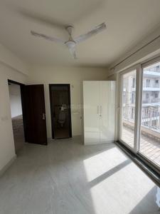 Bedroom Image of 1650 Sq.ft 3 BHK Apartment / Flat for rent in BPTP Discovery Park, Sector 80 Faridabad for Rs. 45000