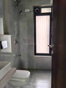 Bathroom Image of 1040 Sq.ft 3 BHK Apartment / Flat for sale in Arkade Aura, Santacruz West Mumbai for Rs. 65000000