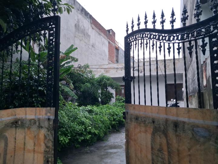 Noida sector 46 A block Main Image 1