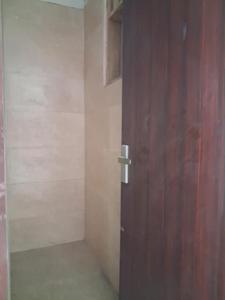 Common Bathroom Image of 975 Sq.ft 2 BHK Apartment / Flat for sale in Sector 73 Noida for Rs. 3600000