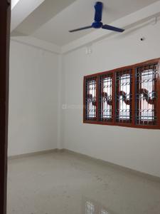 Bedroom Image of 800 Sq.ft 2 BHK Builder Floor for rent in Champasari Siliguri for Rs. 10000