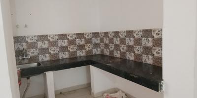 Kitchen Image of 630 Sq.ft 2 BHK Apartment / Flat for rent in Signature Global Synera, Sector 81 Gurgaon for Rs. 15000