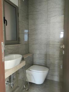 Common Bathroom Image of 1000 Sq.ft 2 BHK Apartment / Flat for sale in Sheth Auris Serenity Tower 3, Malad West Mumbai for Rs. 29000000