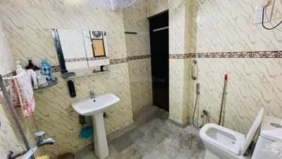 Image of 1100 Sq.ft 3 BHK Apartment / Flat for sale in Krishna Apartment, Paschim Vihar, New Delhi for Rs. 12100000