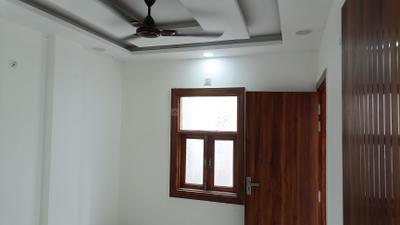 Bedroom Image of 600 Sq.ft 2 BHK Builder Floor for sale in Laxmi Nagar New Delhi for Rs. 5800000