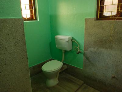 Bathroom Image of 650 Sq.ft 1 RK Independent House for rent in Madhyamgram Kolkata for Rs. 7000