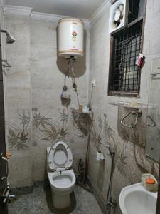 Bathroom Image of 1300 Sq.ft 3 BHK Apartment / Flat for rent in Indiabhoomi Com Sky Apartments, Mahipalpur New Delhi for Rs. 35000
