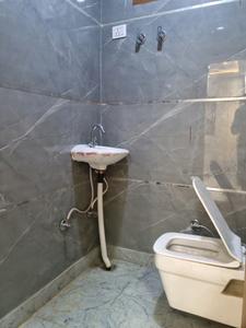 Common Bathroom Image of 820 Sq.ft 3 BHK Builder Floor for rent in Hastsal New Delhi for Rs. 18000