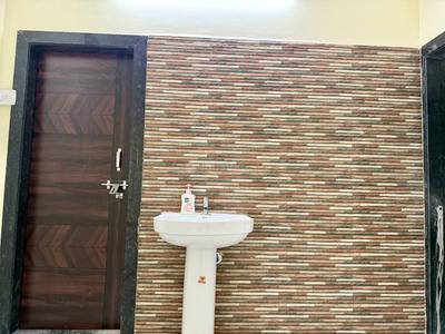 Bathroom Image of 1850 Sq.ft 3 BHK Apartment / Flat for rent in Dr A S Rao Nagar Colony Secunderabad for Rs. 19000