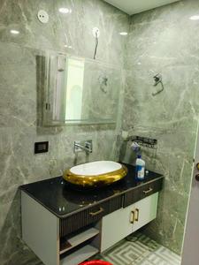 Bathroom Image of 1800 Sq.ft 3 BHK Apartment / Flat for rent in Varun Apartments, Sector 62 Noida for Rs. 40000