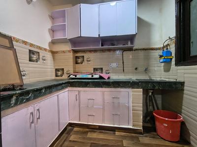 Kitchen Image of 850 Sq.ft 2 BHK Builder Floor for sale in Saket New Delhi for Rs. 4500000