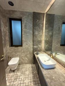 Bathroom Image of 2700 Sq.ft 4 BHK Builder Floor for rent in Green Park Extension New Delhi for Rs. 380000