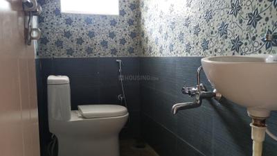 Bathroom Image of 700 Sq.ft 1 BHK Apartment / Flat for rent in Mahadevapura Bengaluru for Rs. 25000