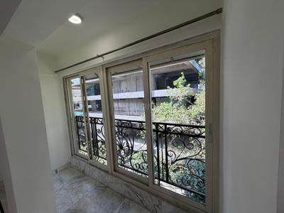 Balcony Image of 1150 Sq.ft 3 BHK Apartment / Flat for sale in Khar West Mumbai for Rs. 60000000