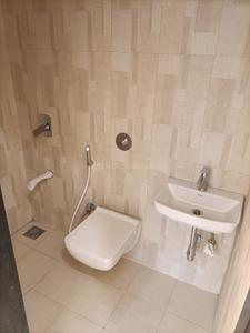 Bathroom Image of 575 Sq.ft 1 BHK Apartment / Flat for sale in Shanti Tower, Prabhadevi Mumbai for Rs. 18000000