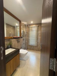 Bathroom Image of 2595 Sq.ft 4 BHK Apartment / Flat for rent in Piramal Aranya, Byculla Mumbai for Rs. 375000