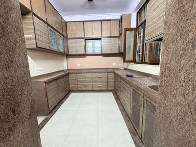 Kitchen Image of 1800 Sq.ft 3 BHK Builder Floor for rent in Paschim Vihar New Delhi for Rs. 50000